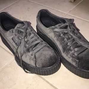 RHIANNA FENTY CREEPERS